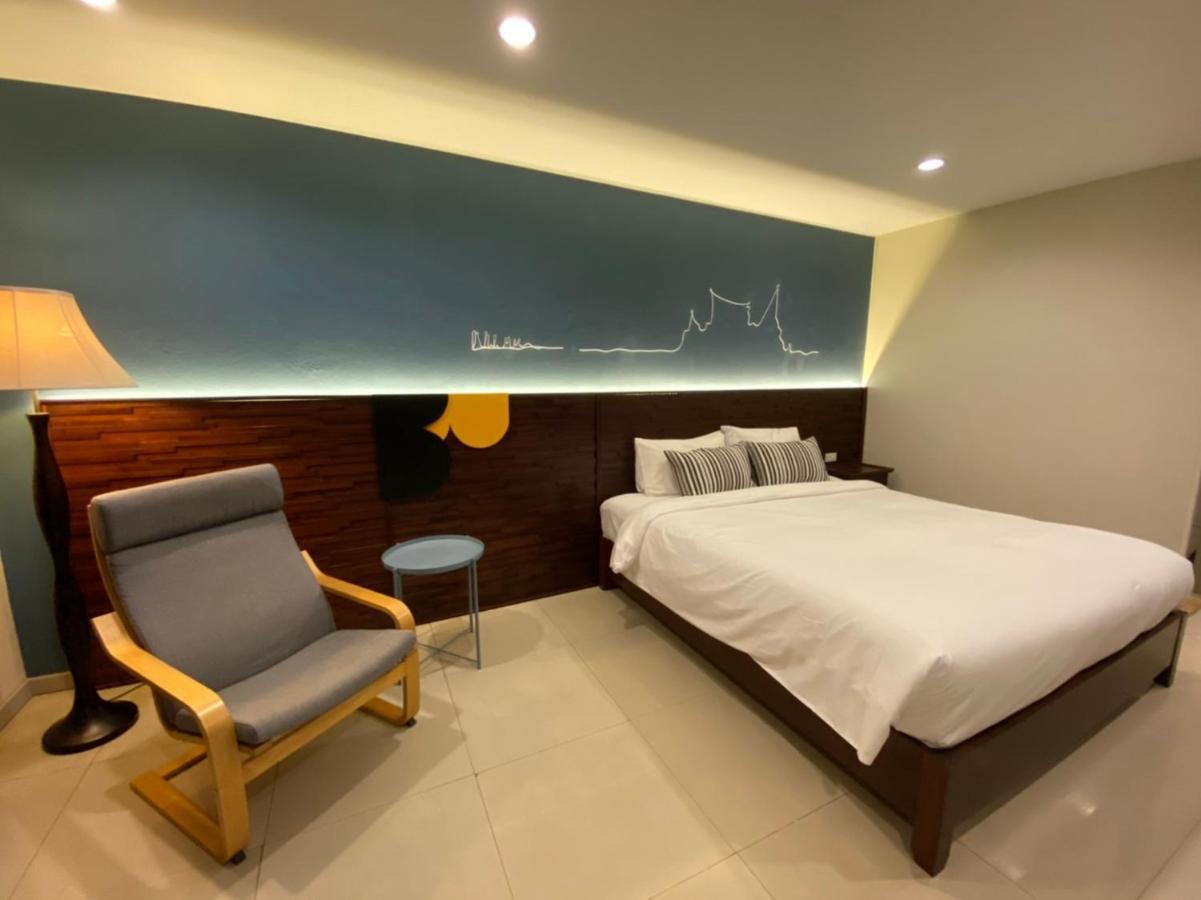 The Royalbee Aparthotel Bangkok Extérieur photo