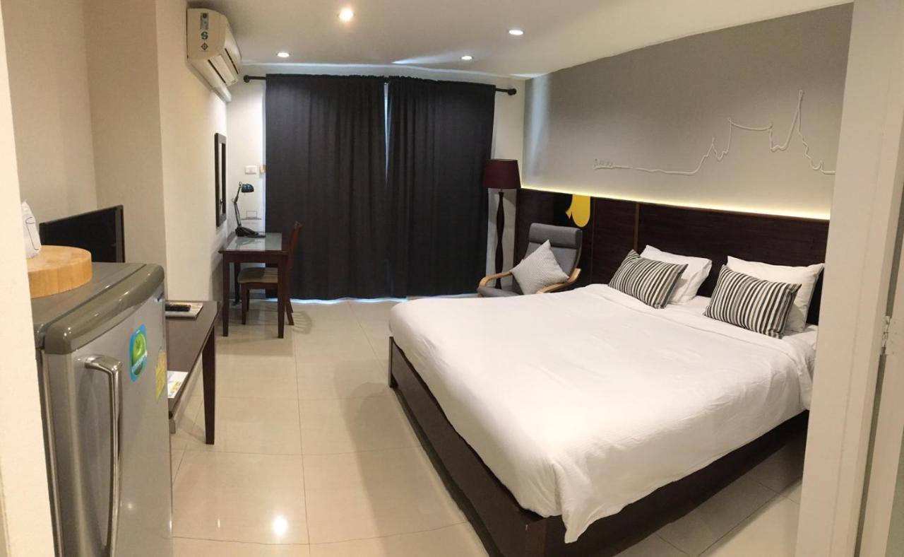 The Royalbee Aparthotel Bangkok Extérieur photo