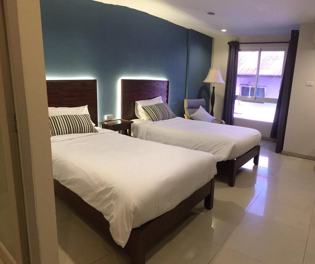 The Royalbee Aparthotel Bangkok Extérieur photo