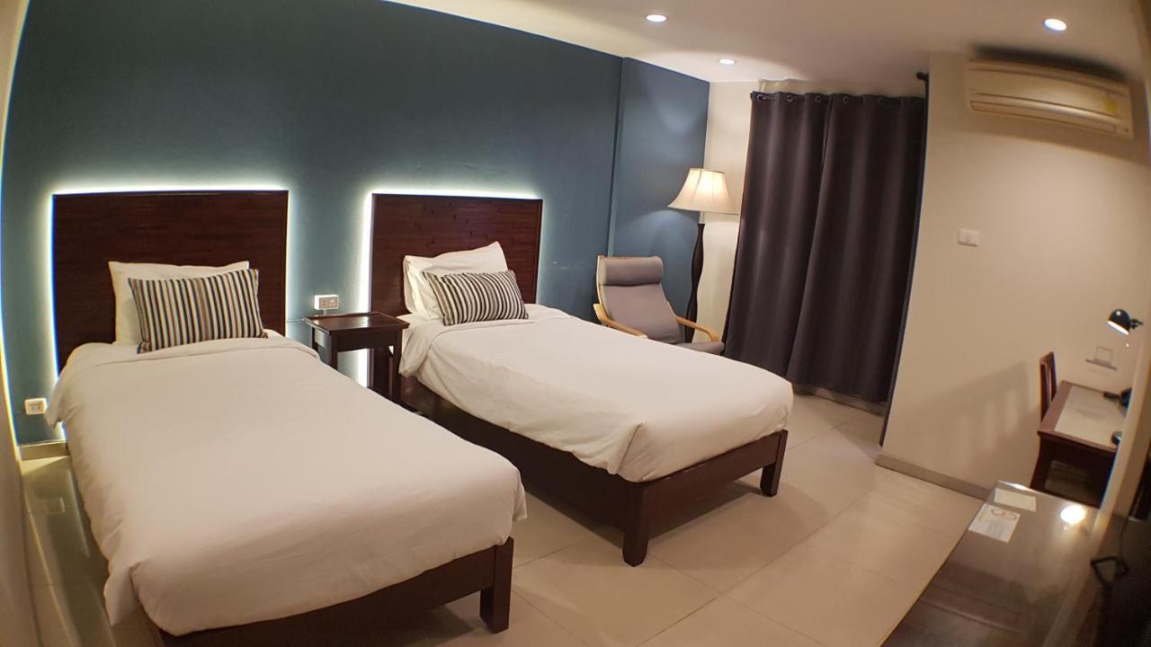 The Royalbee Aparthotel Bangkok Extérieur photo