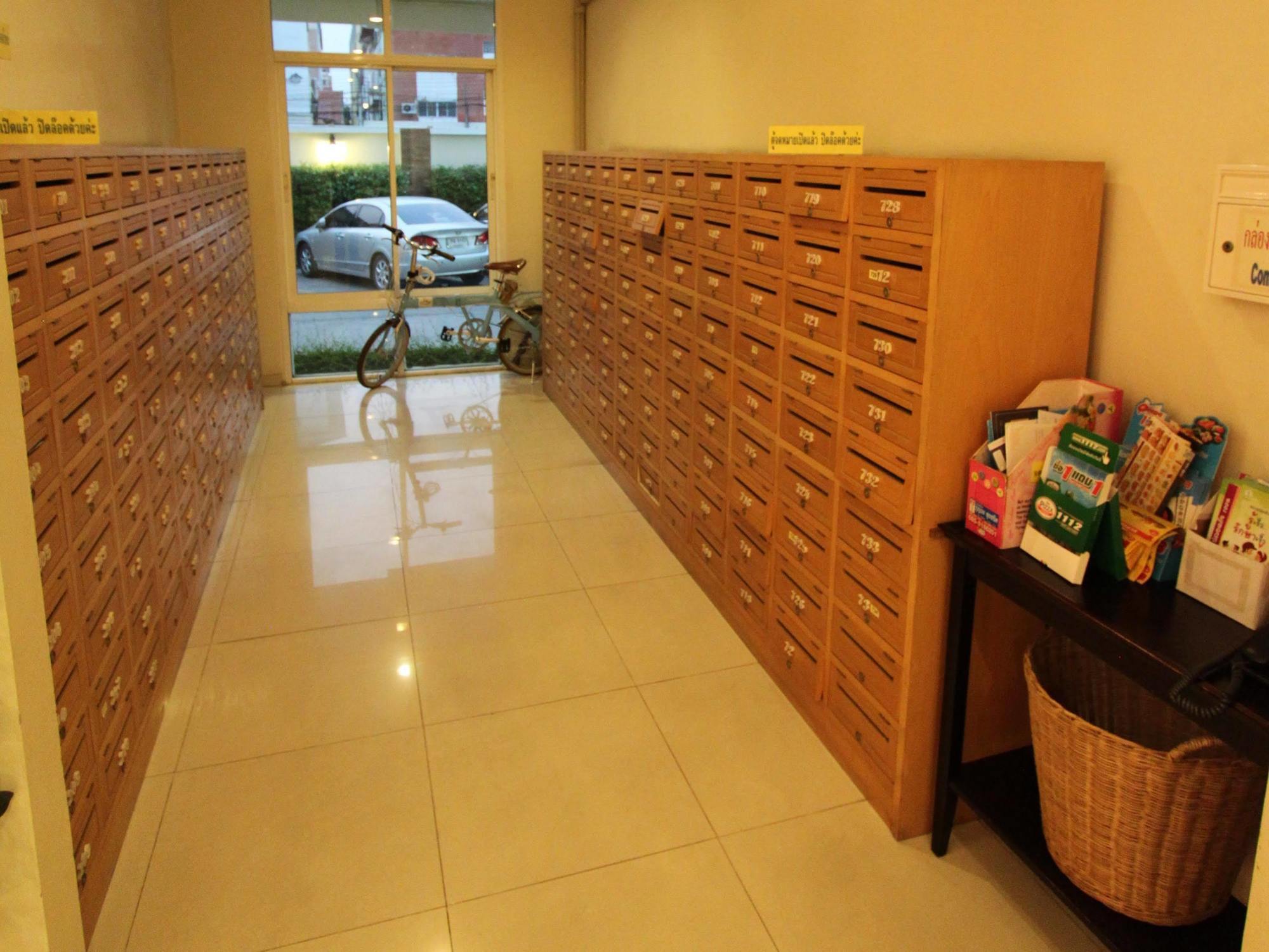 The Royalbee Aparthotel Bangkok Extérieur photo